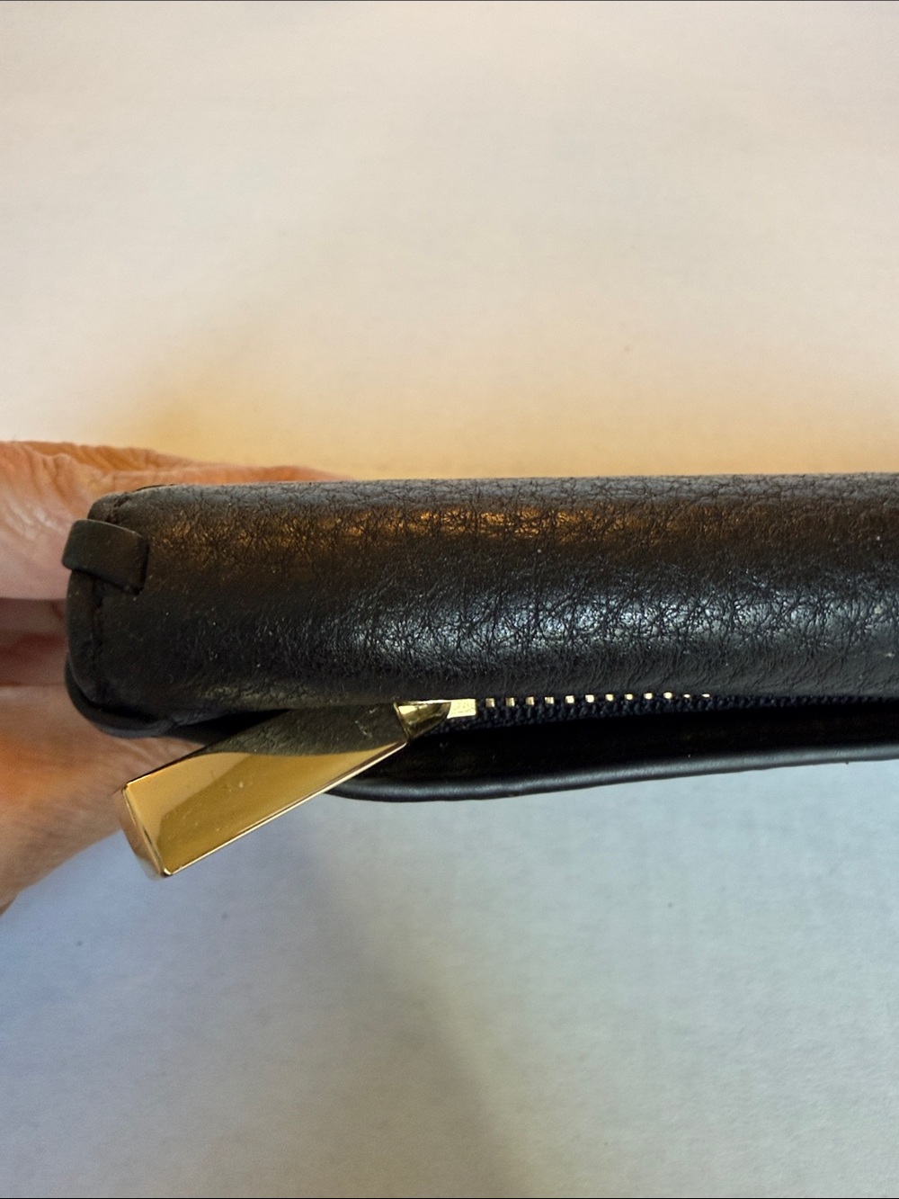Tory Burch Black Pebbled Leather Wristlet with Logo Medallion - Picture 5 of 10
